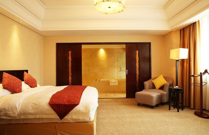 Fengdu Holiday Hotel