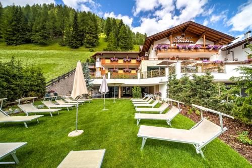 Outdoor Pictures 22