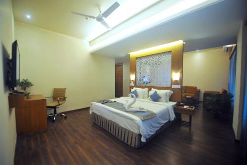 Pipul Padmaja Premium Hotel