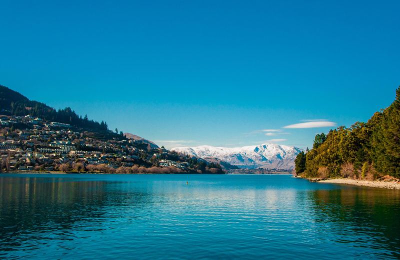 Aries Lake View Villa