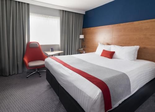 Holiday Inn Express Birmingham Star City, an IHG Hotel