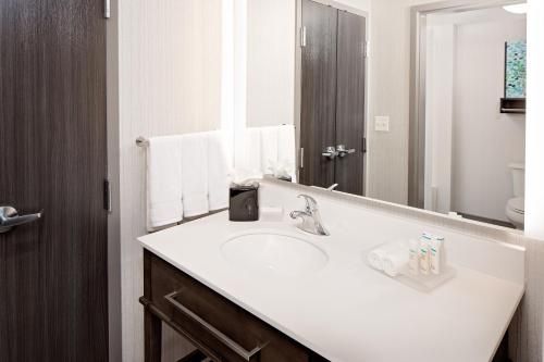 Homewood Suites By Hilton Ronkonkoma