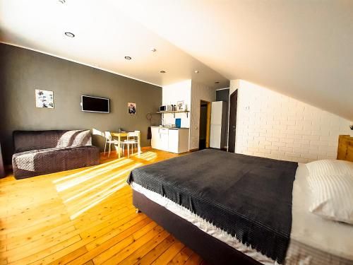 Home Hotel