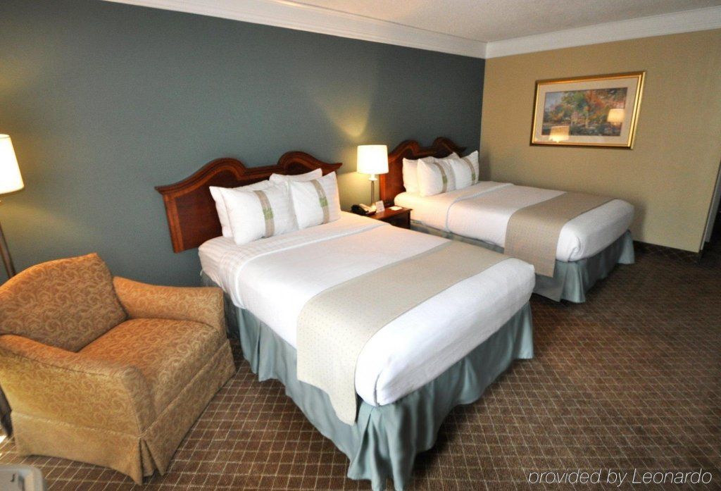 Holiday Inn Cleveland-Mayfield, an IHG Hotel