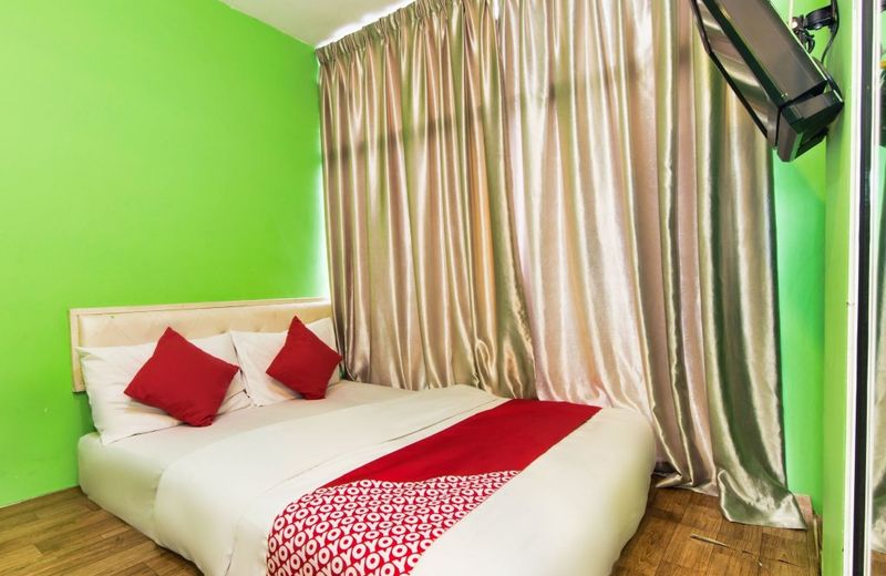 OYO 479 the green hotel