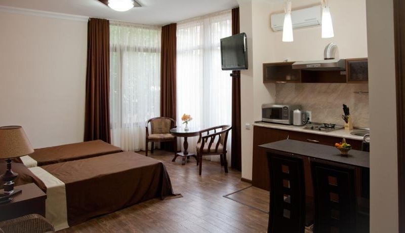 Hin Yerevantsi Hotel