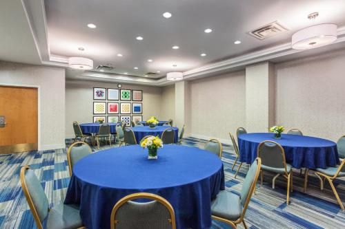 Holiday Inn Express Hauppauge-Long Island, an IHG Hotel