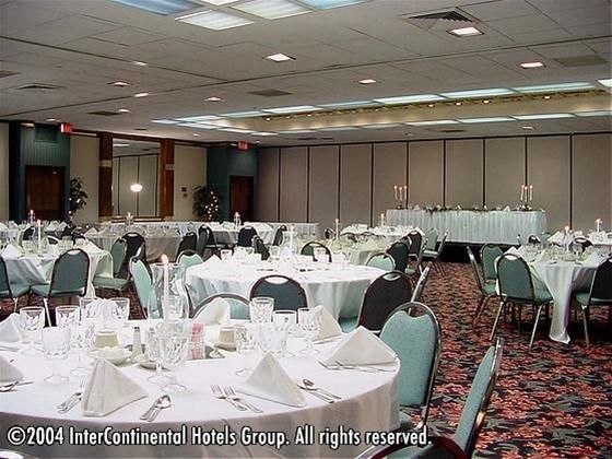HOLIDAY INN SELECT ST. PETERS-ST. CHARLES
