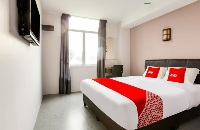 OYO 89631 988 Hotel