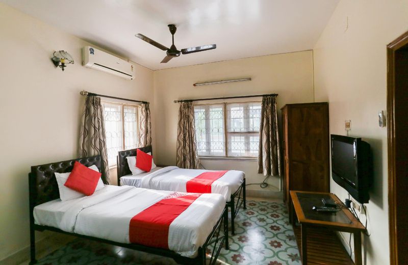 OYO 62266 Deepak Guest House