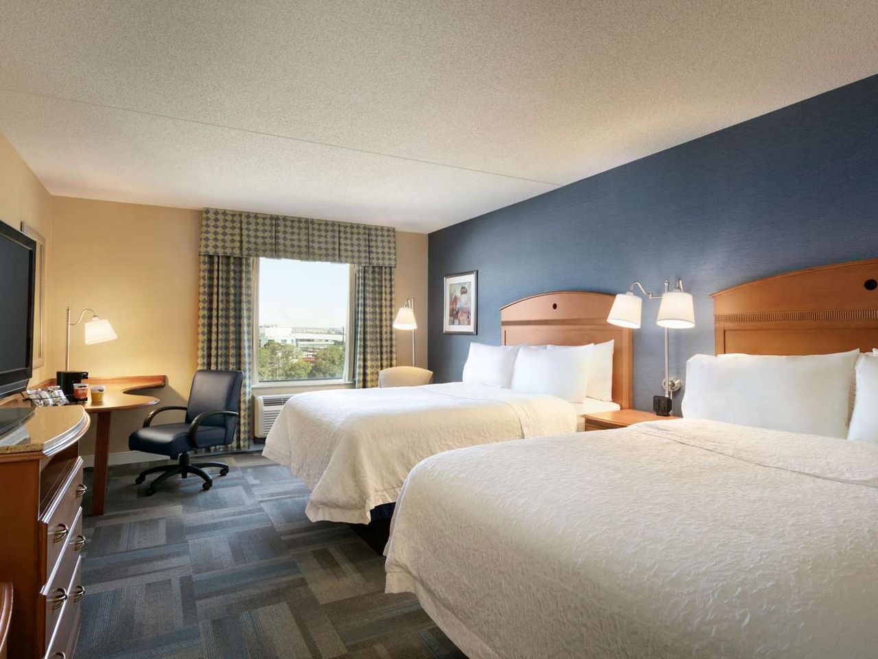 Hampton Inn New York - LaGuardia Airport