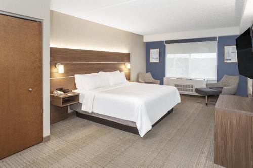 Holiday Inn Express Hotel & Suites East End, an IHG Hotel