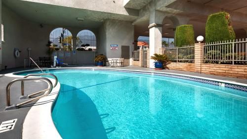 Best Western Pasadena Royale Inn & Suites