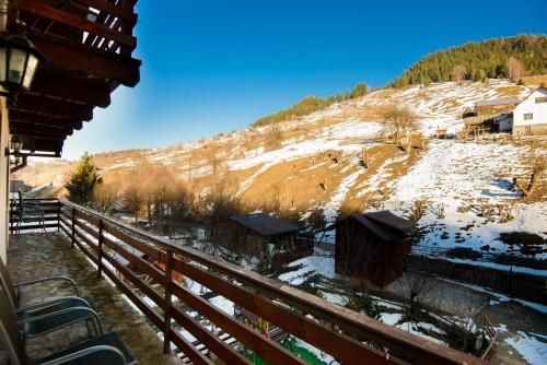 Outdoor Pictures 24