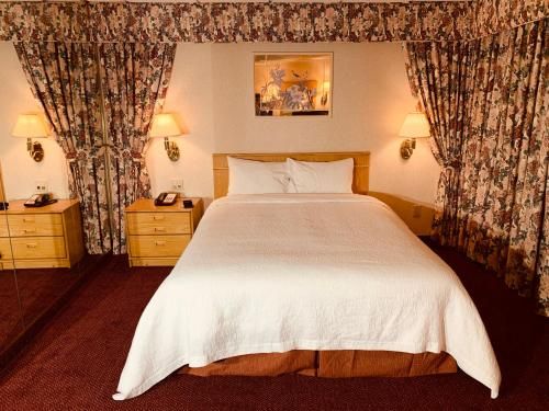 Coliseum Inn & Suites - Garden City Long Island