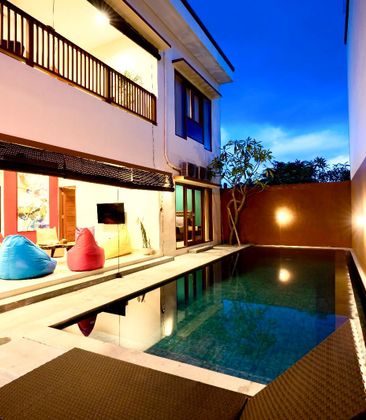 в Санур — 750 кв. м., спальни: 6, собственных ванных: 8