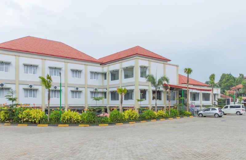RedDoorz Plus near Jatinangor Town Square 2