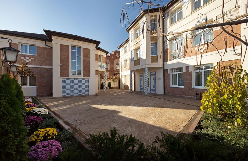 De Gaulle Boutique Hotel