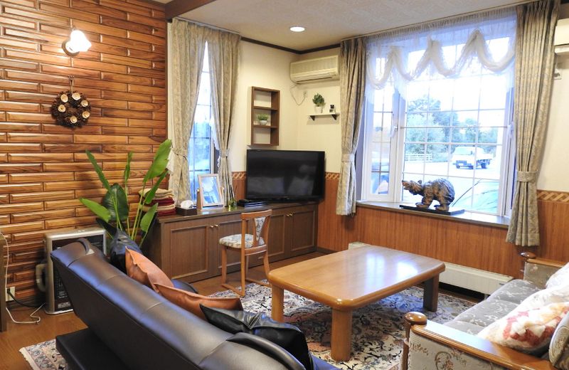 ASAHIKAWA BIG LODGE 7 PEOPLE! FREE CAR SPACE!