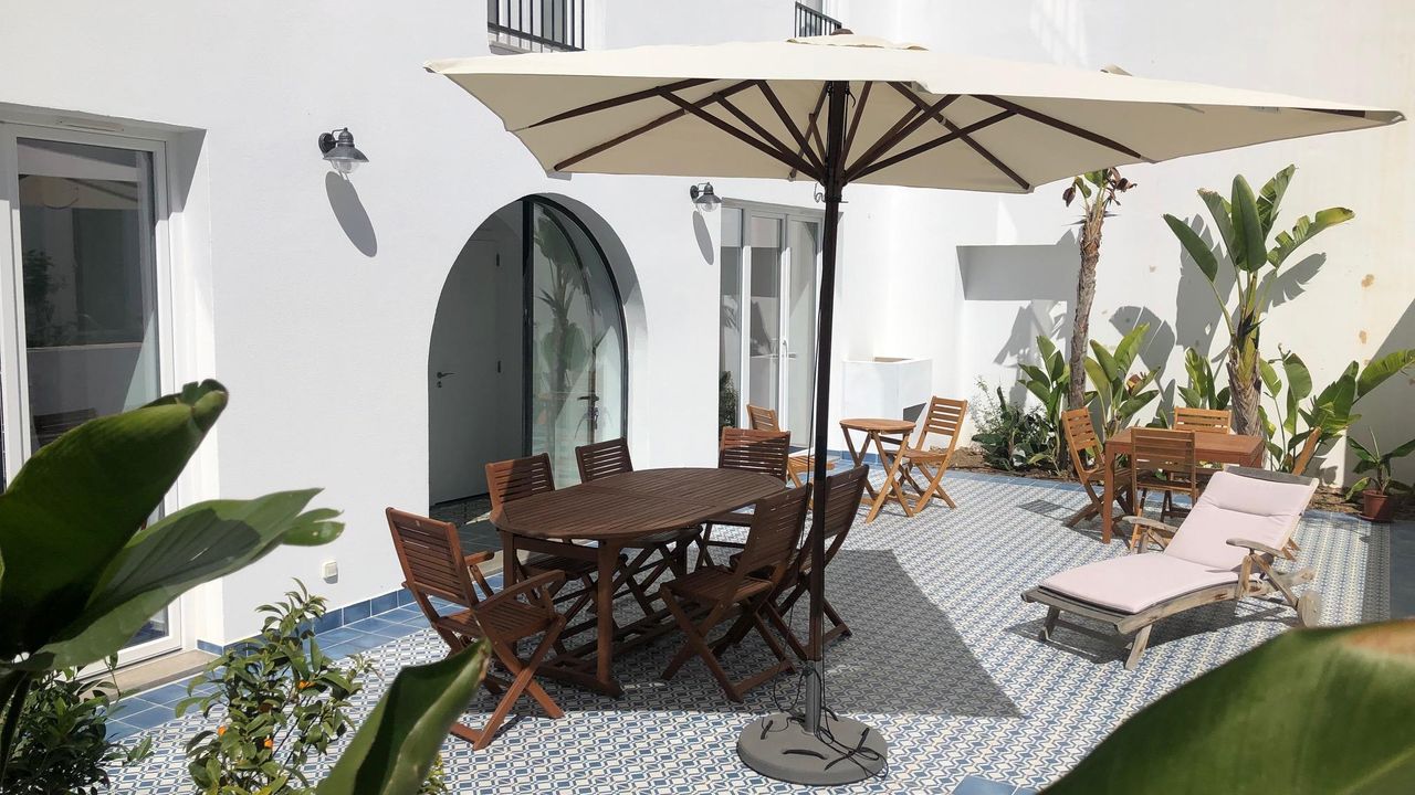 Haus (600 m²), 8 Schlafzimmer und 16 eigene Badezimmer in Faro
