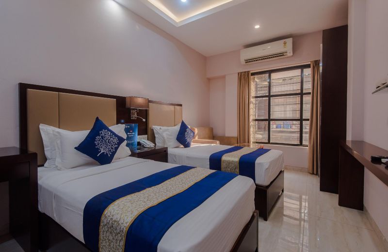 OYO Flagship 15439 Colaba