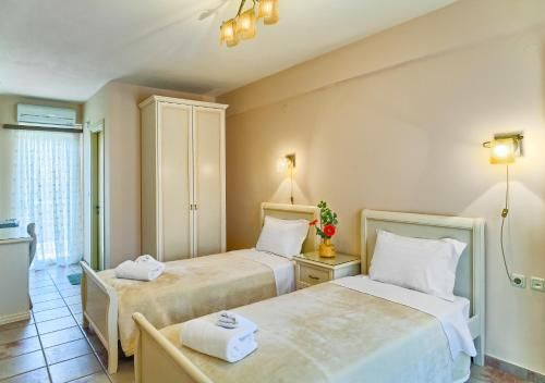Avli Rooms