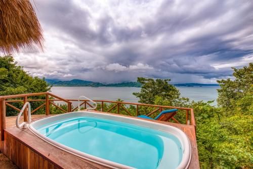 Isla Chiquita Glamping Hotel