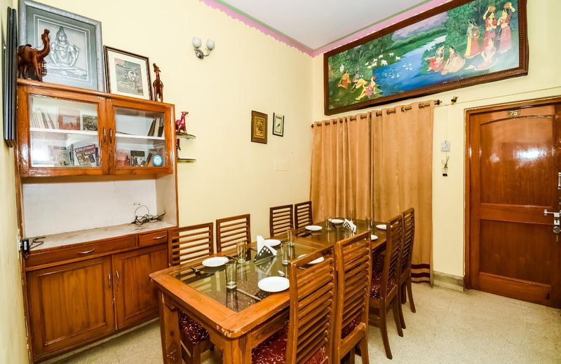 OYO 36310 Poonam Guest House