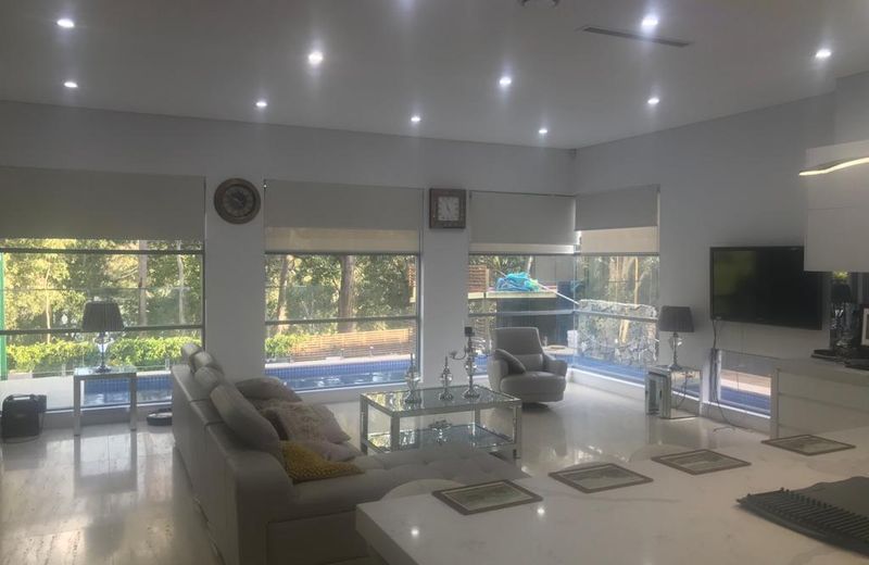 big Luxury house-cinema-pool-can occupy  12guests