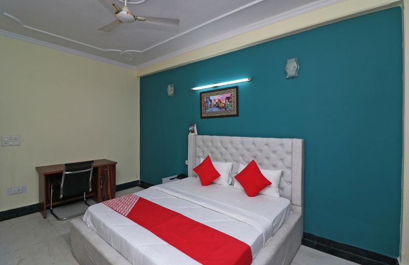 OYO 38025 Hotel The Rock Residency