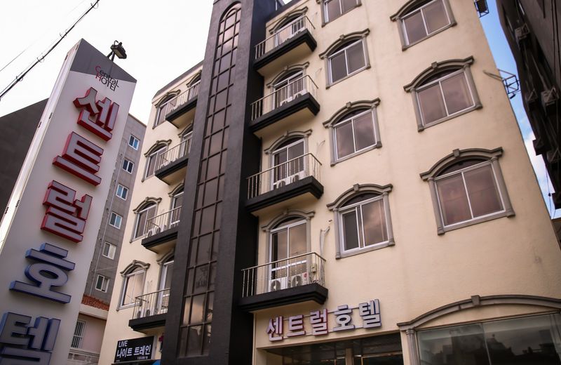 central hotel