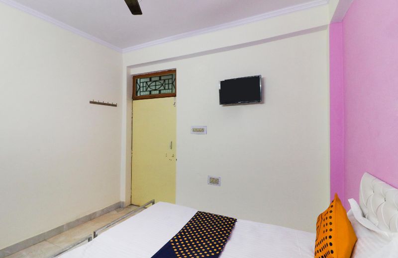 SPOT ON 68564 Vrindavan Lodge