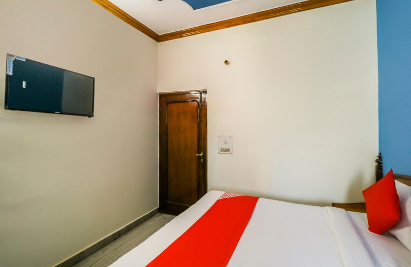 SPOT ON 66001 Royal Guest House