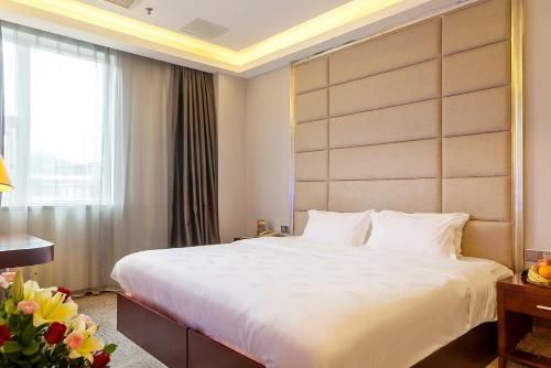 Eifeel Hotel