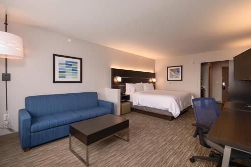 Holiday Inn Express & Suites - Tulsa Downtown - Arts District, an IHG Hotel