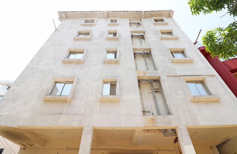 OYO 37411 Royal Residency