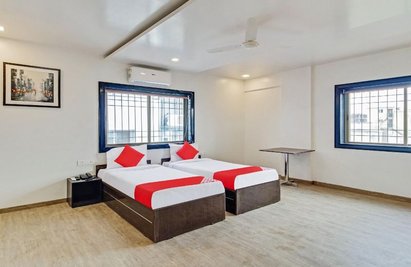 OYO 37647 Hotel Nirvana