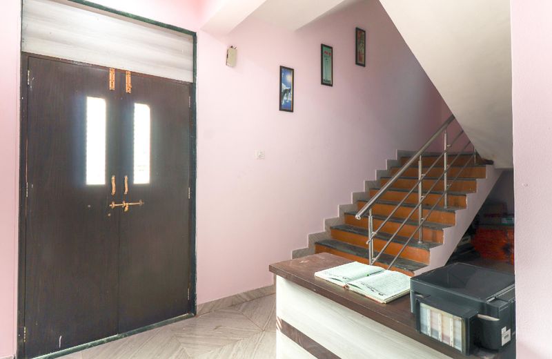 OYO 63926 Hotel Chintamani