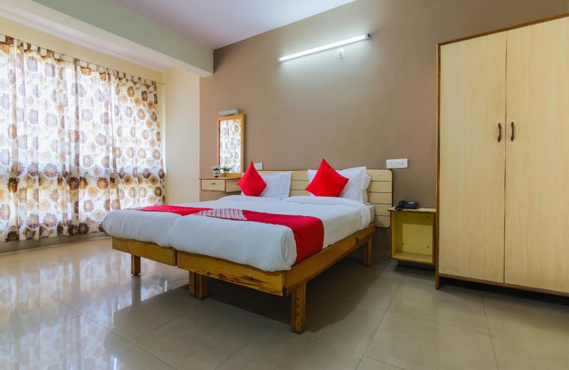 OYO 18505 Hotel Rukmini