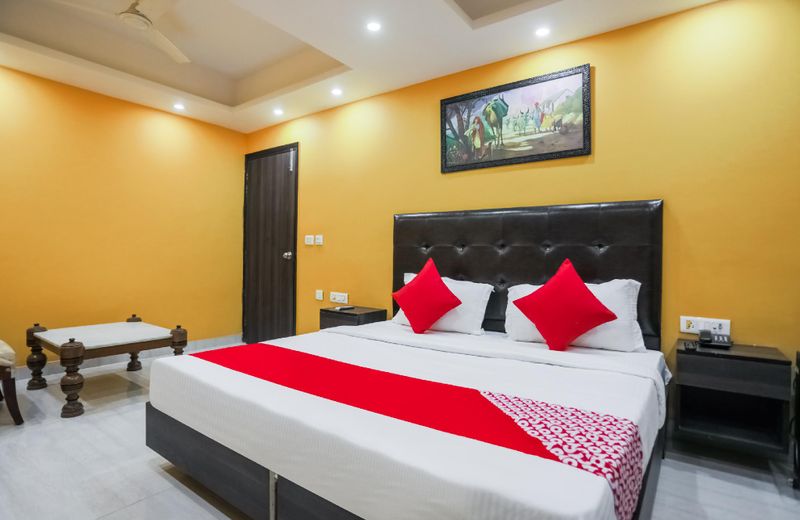 OYO 69392 Hotel Taj Home Stay