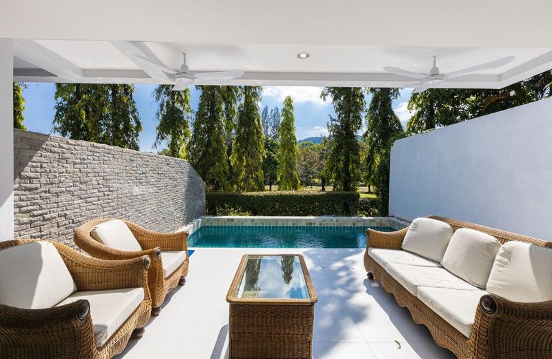 Five bedroom/bathroom for 14 guests, private pool.