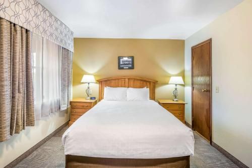 Clarion Hotel & Suites Fairbanks near Ft. Wainwright