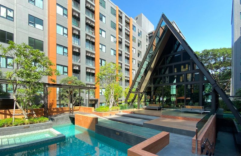 New studio condo for 1-2 guest(s) (Long-term stay)