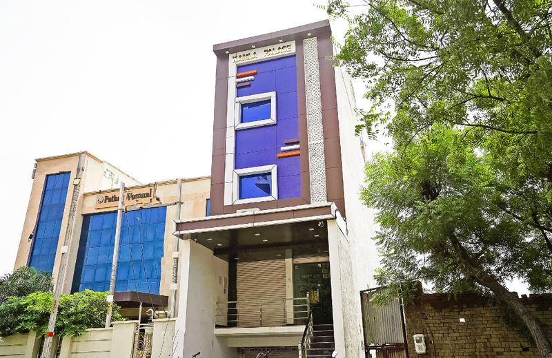 OYO 48568 Hotel Kamla Palace