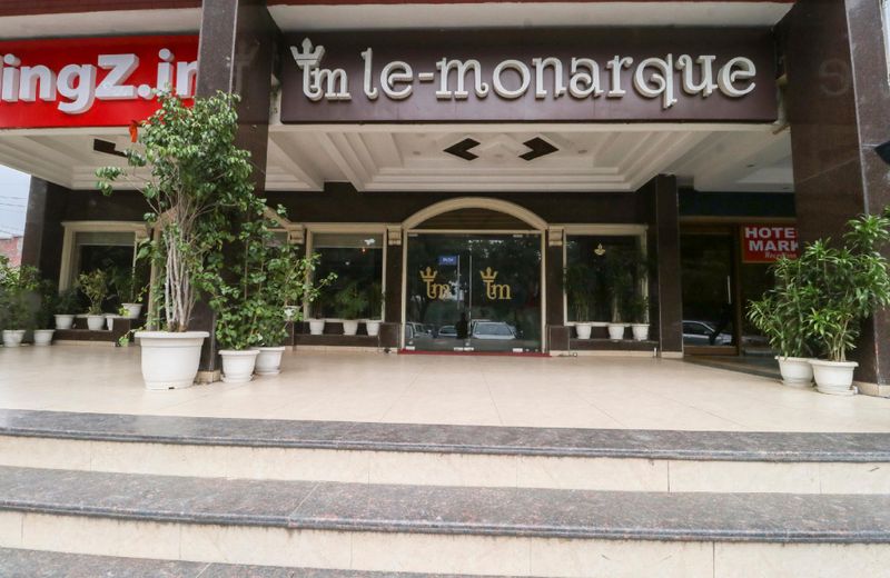 Capital O 5440 Hotel Le Monarque