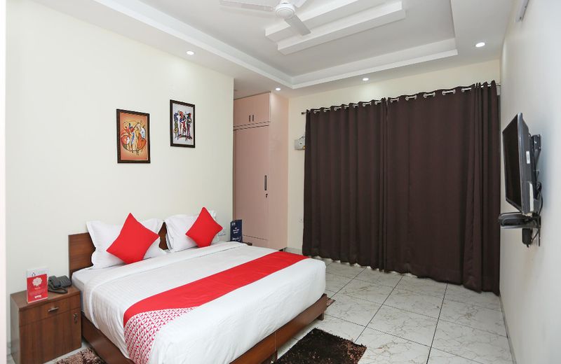 OYO 22509 Vera Hotels