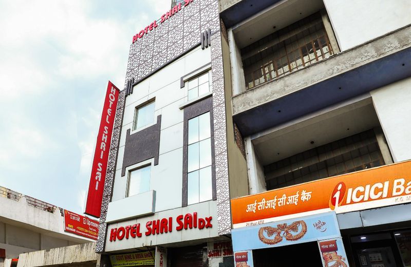 OYO 28373 Hotel Shri Sai