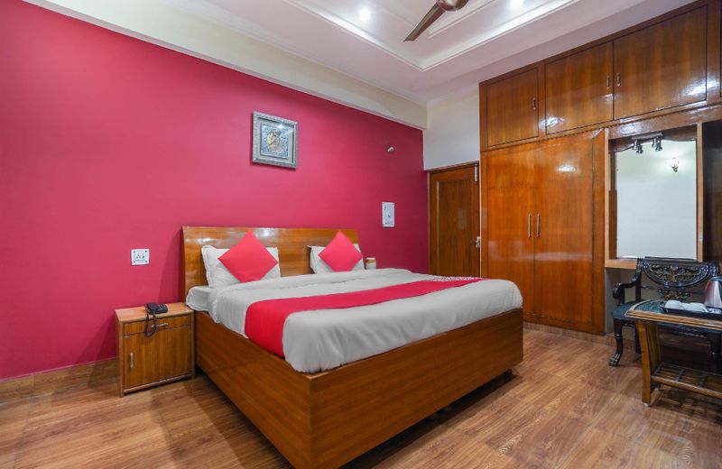 OYO 49459 Shourya Paying Guest House