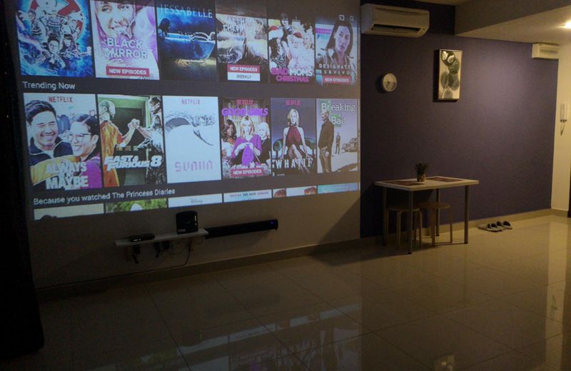 Machome GuestHome Projector Room II