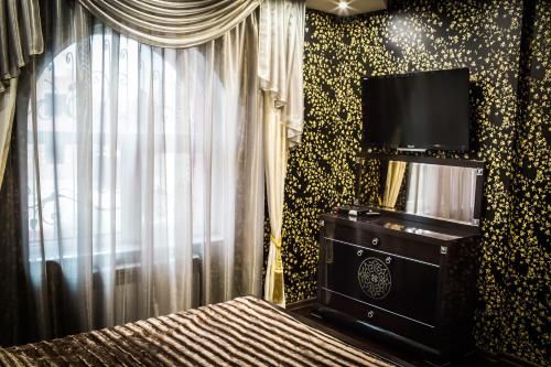 555 Hotel